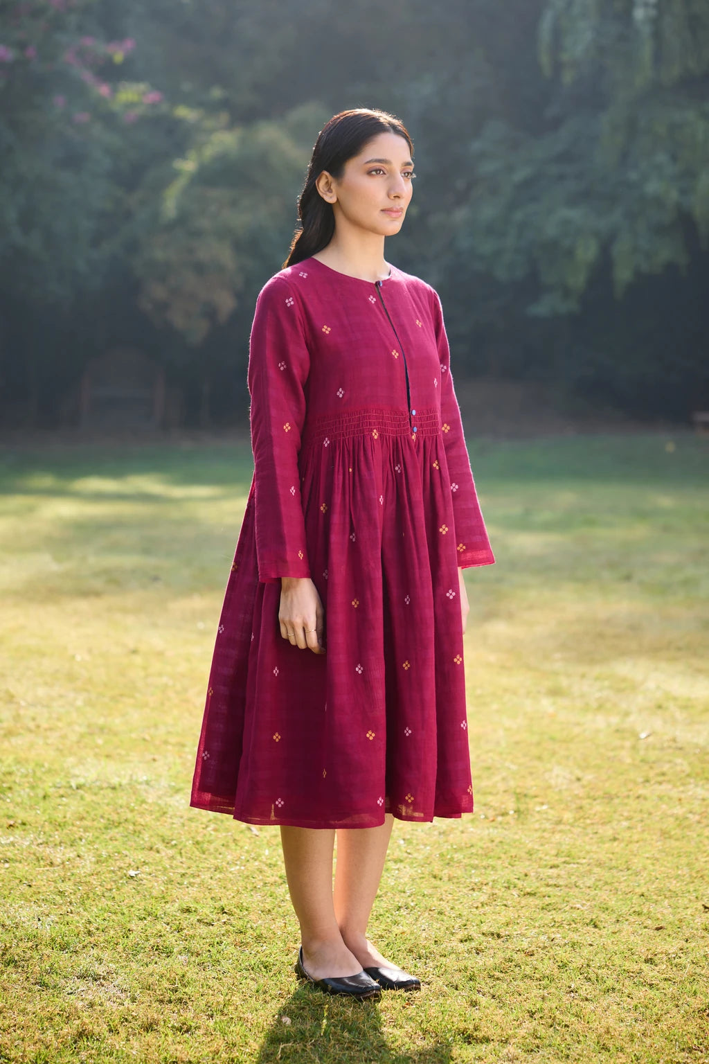 Sama Overlay — jamdani cotton overlay — side view | Sarron