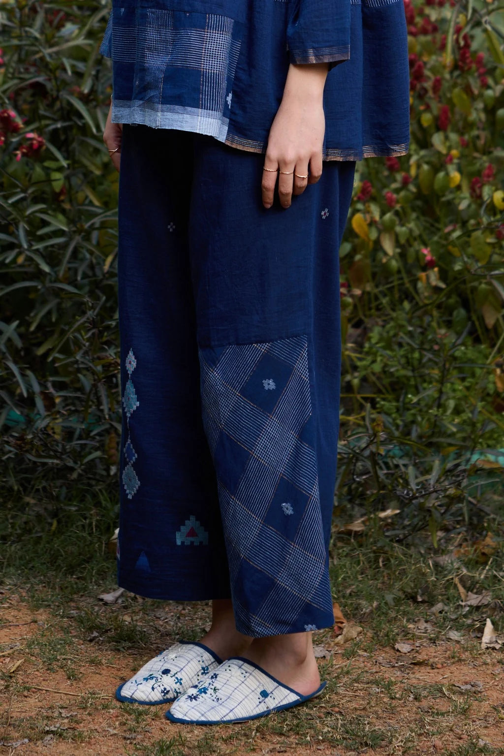 Vara Pant — jamdani silk cotton pant — side view | Sarron