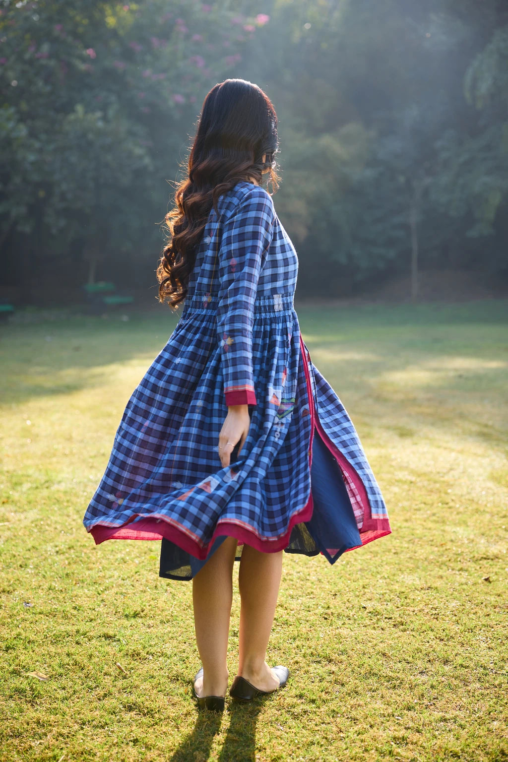 Sama Overlay — jamdani cotton overlay — lifestyle shot | Sarron